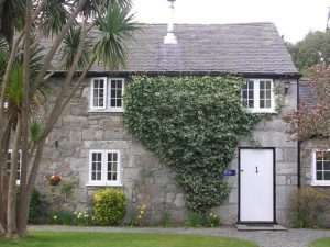Plas Menai Cottage