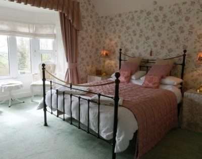 Spacious luxury en-suite bedroom Cremlyn Farmhouse B&B