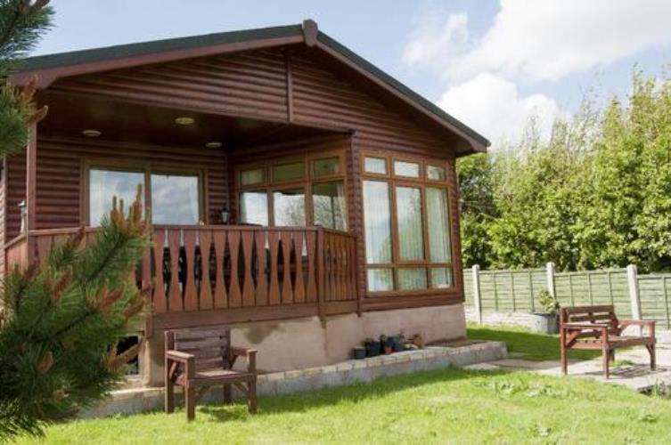 Clai Mawr Holiday Lodge