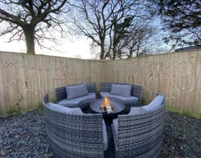 Acorn Cottage with Hot Tub