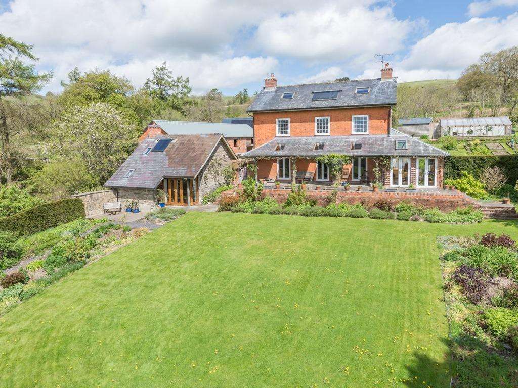Cwmllechwedd Fawr Bed and Breakfast Llandrindod Wells, Mid Wales