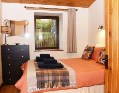 Ash Accommodation with Hot Tub