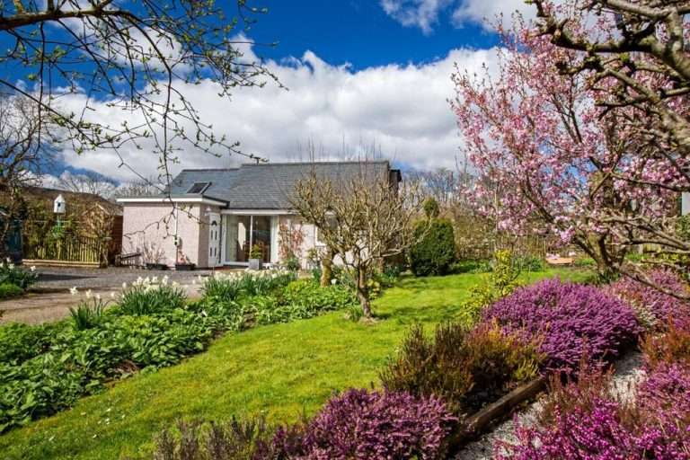 Ty’r Afon River Cottage
