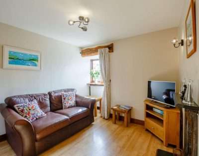 Beudy Bach Cottage with Hot Tub