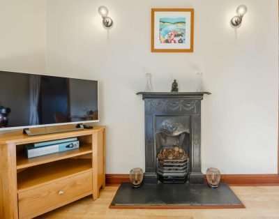 Beudy Bach Cottage with Hot Tub