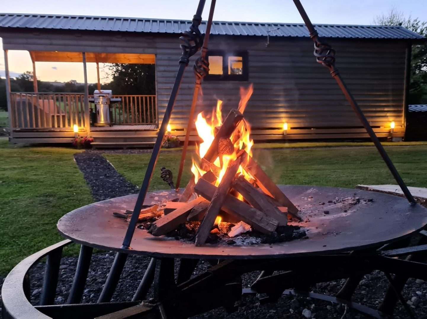 A Night Under The Old Oak Lodge Abergavenny