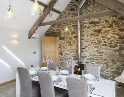 Rhyd Angharad Barns