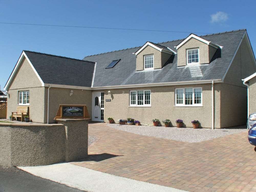 Exterior of Pen Llyn bed and breakfast at Dinas on the Llyn Peninsula