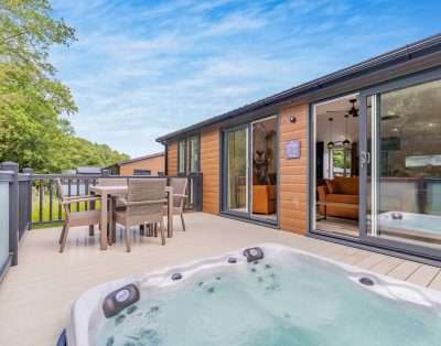 Plas Isaf Lodge Retreat, Caerwys