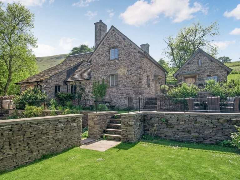 House in the Hills