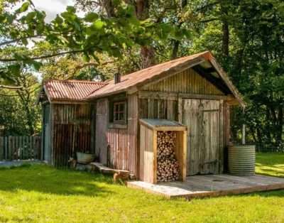 The Boatshed cabin at Camp Plas on the River Vyrnwy